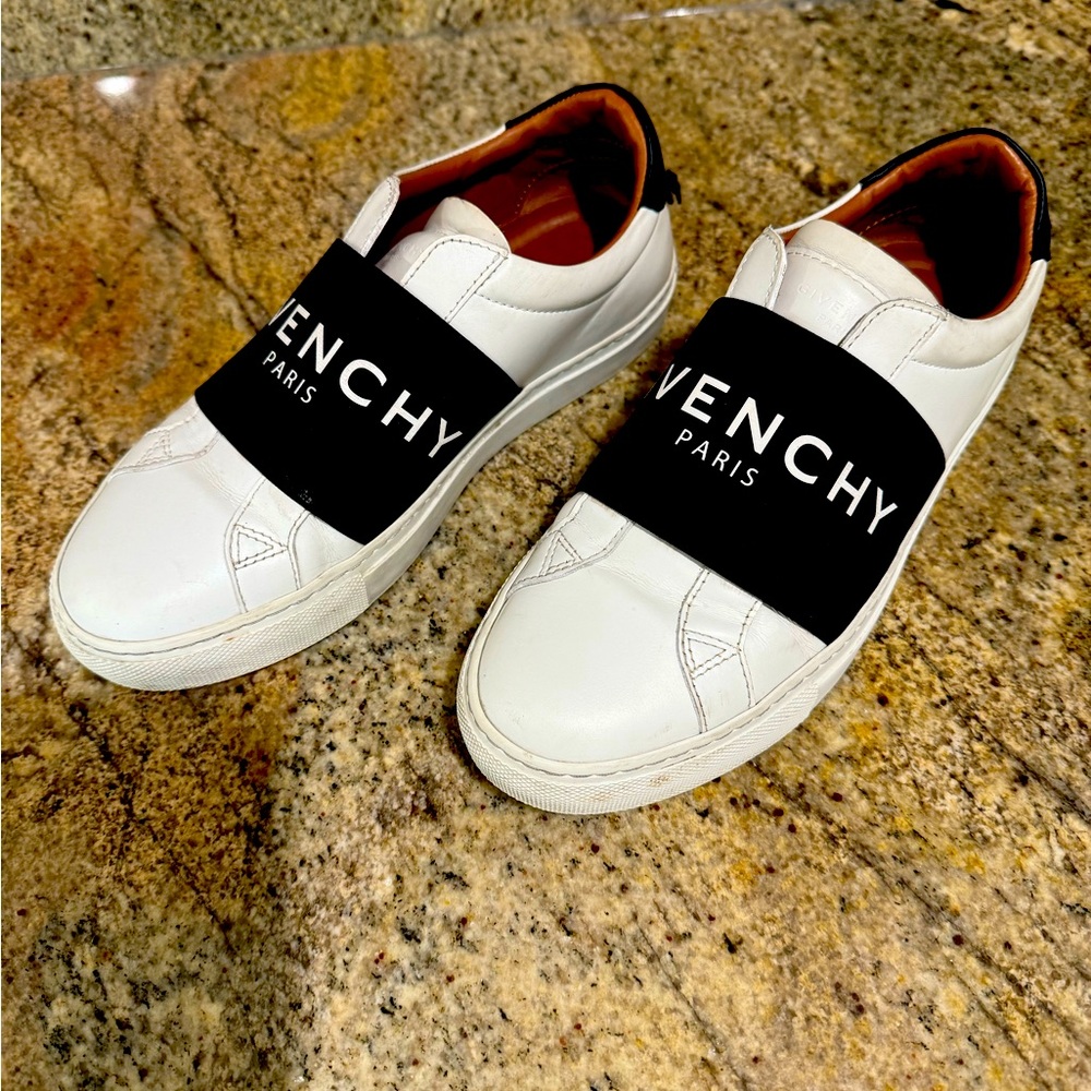 Givenchy women’s sneakers black/white